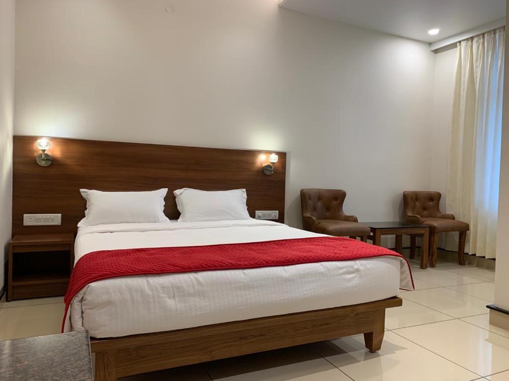 Jesta Residency Hotel Hassan Exterior photo