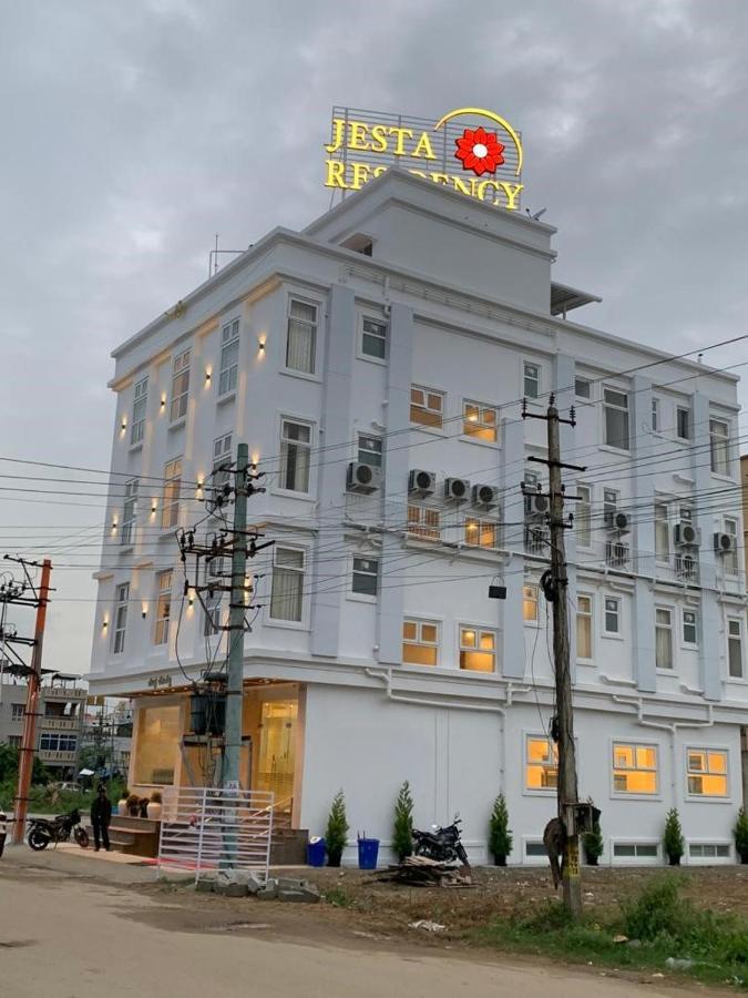 Jesta Residency Hotel Hassan Exterior photo